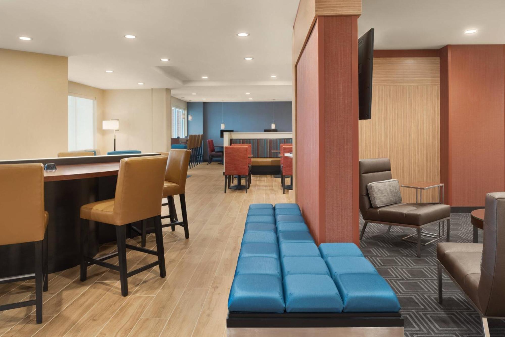 Towneplace Suites By Marriott Dubuque Downtown Exterior foto