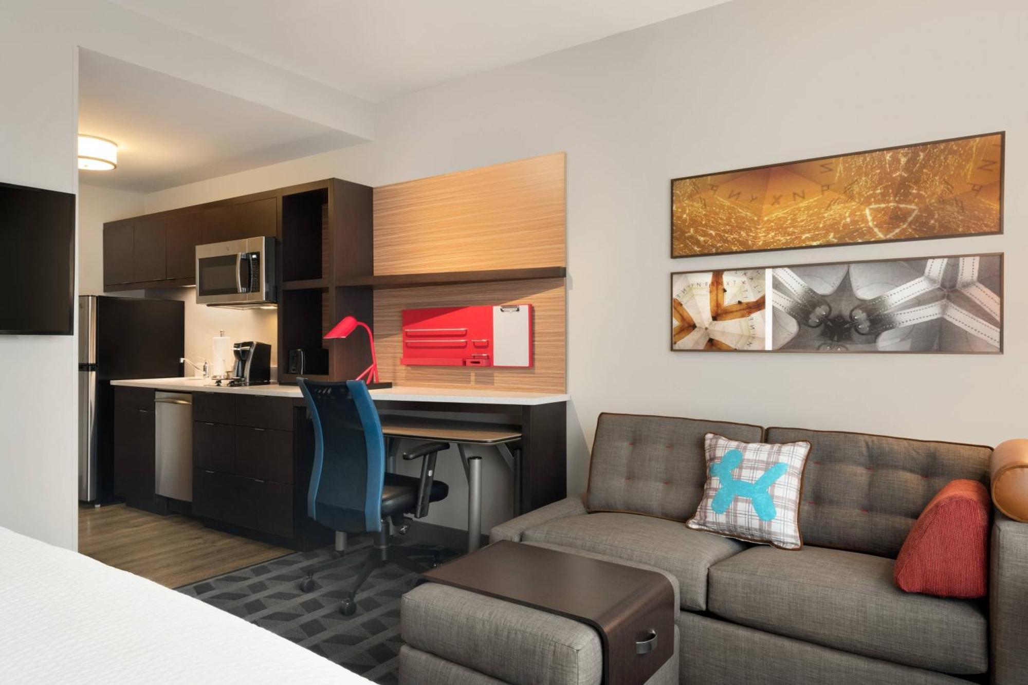 Towneplace Suites By Marriott Dubuque Downtown Exterior foto
